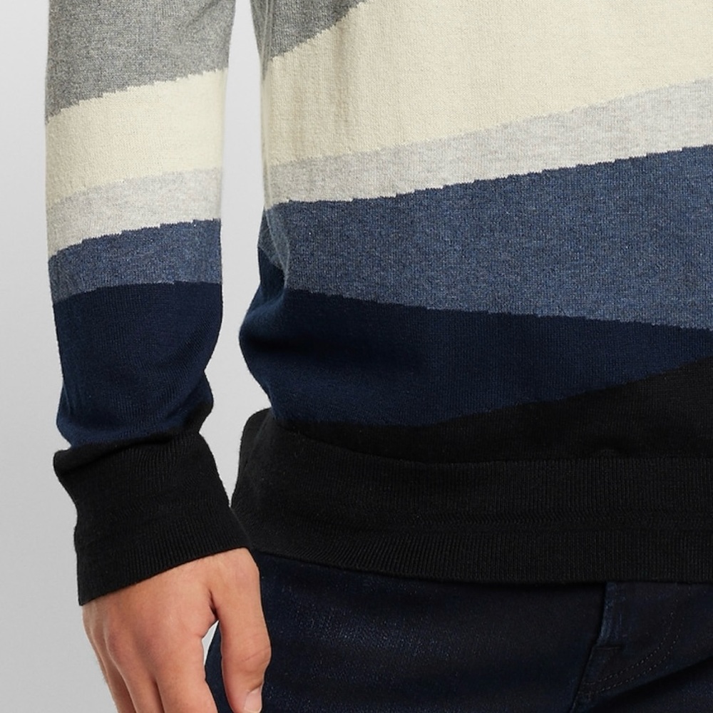 Abstract Gradient Pattern Crew Neck Sweater - image 3